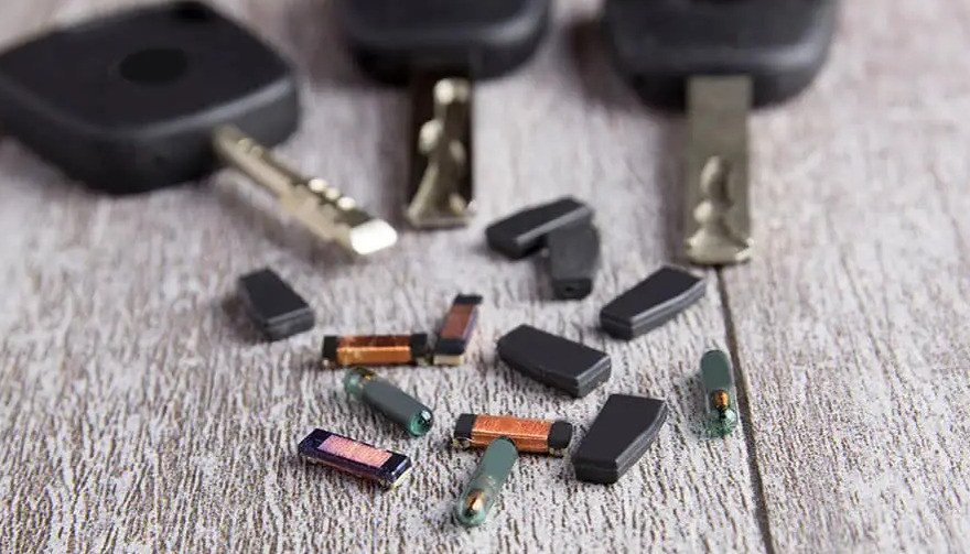 كيفية تعطل فقل أبواب السيارة